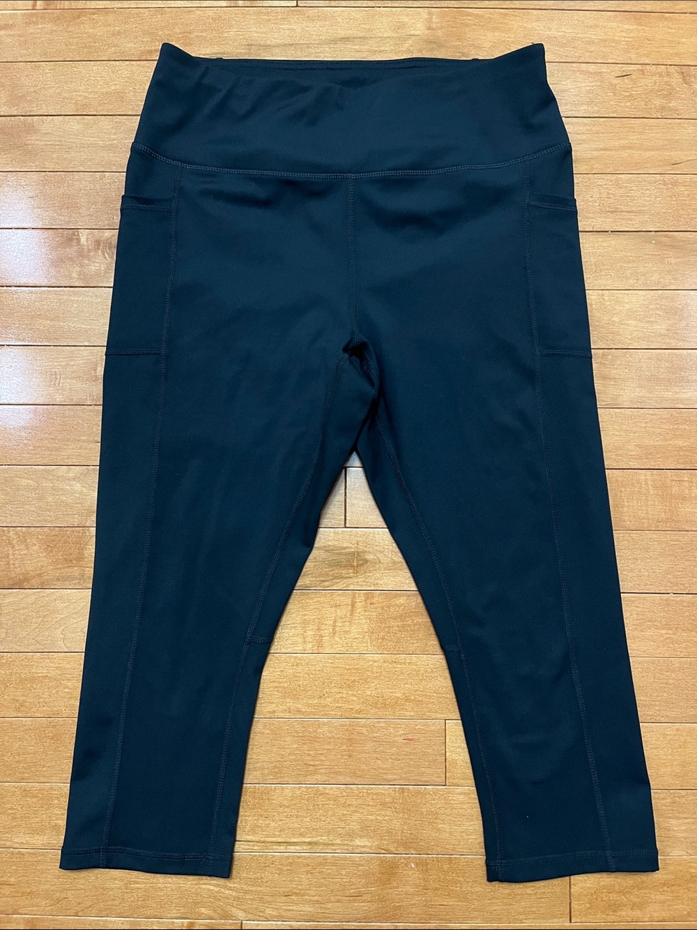 Reebok Black Capri Leggings with Side Pockets
